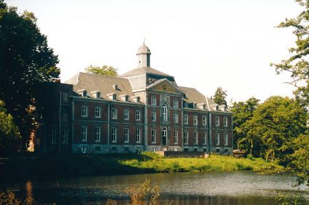Le Château de l' abbaye de Solière (Ben Ahin) ( M TOUSSAINT)