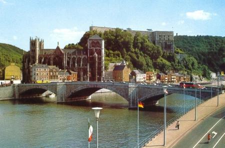HUY: la Collégiale et le Fort.