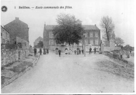 SEILLES: l'école communale des filles.