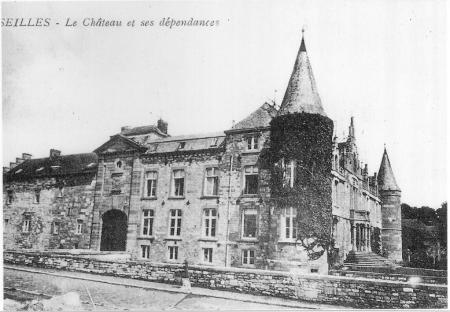 SEILLES: le Chateau et ses dépendances.