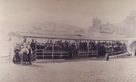 HUY: bateau de transport sur la Meuse