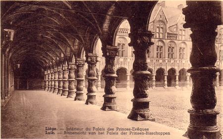 LIEGE: Intérieur du palais des Princes-Evêques.