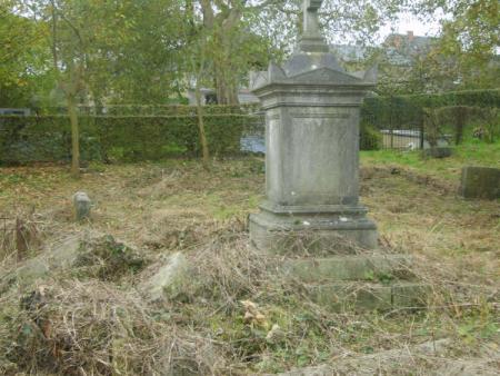 le Cimetière de Sorée (Monique TOUSSAINT)Photos de Joffrey BARBEAUX